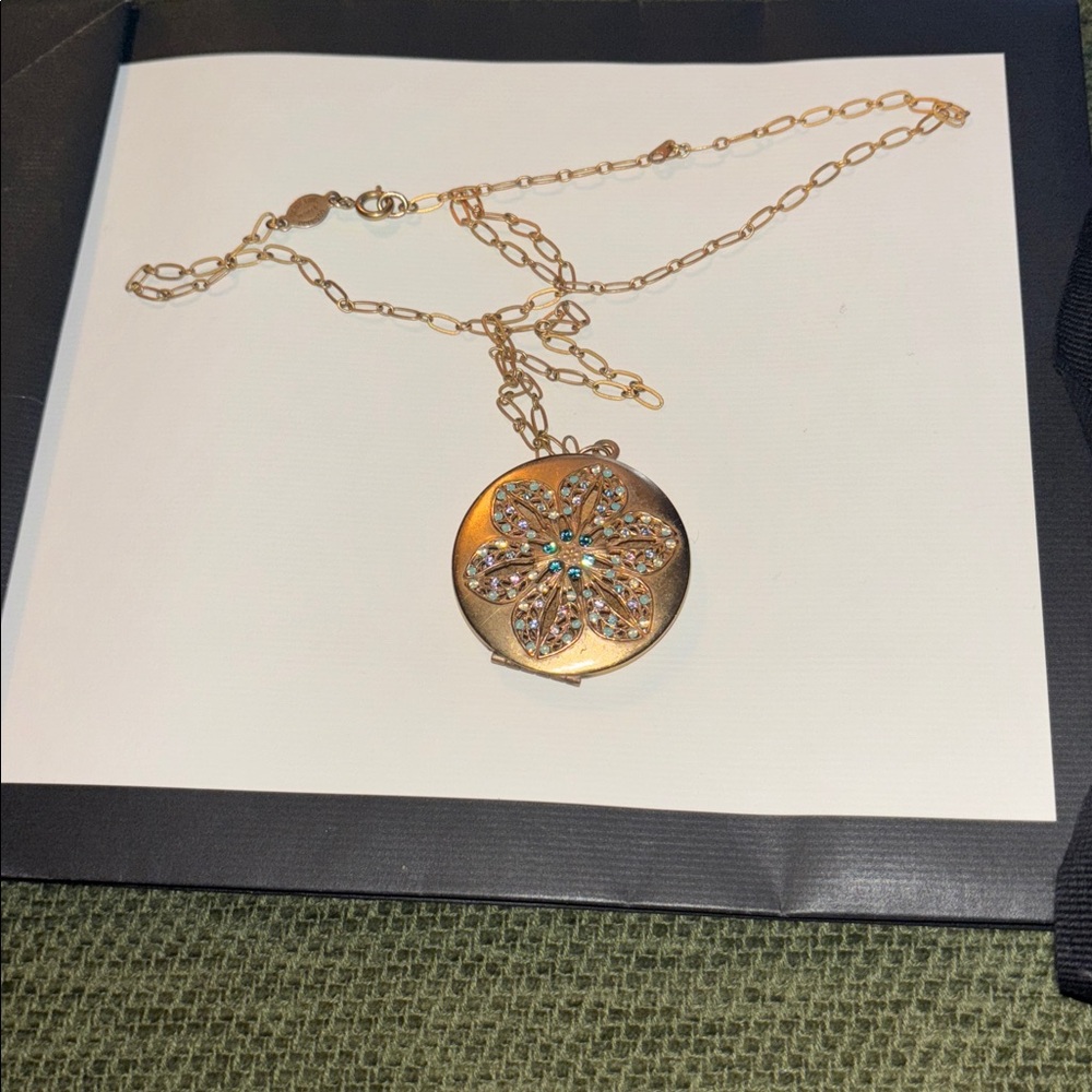 Catherine Popesco for La Vie Pariesenne Gold Floral Locket Necklace - Picture 4 of 10